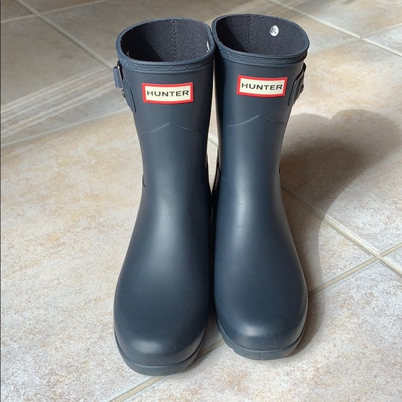 Hunter Original Refined Short Rain Boots Navy Sz 7 - Picture 1 of 7